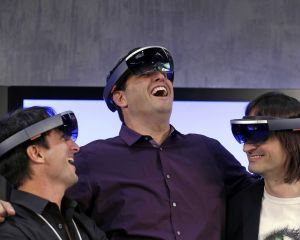 HoloLens : le casque en précommande dès aujourd'hui pour les développeurs ?