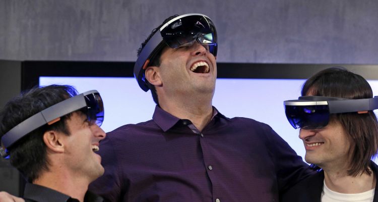 HoloLens : le casque en précommande dès aujourd'hui pour les développeurs ?