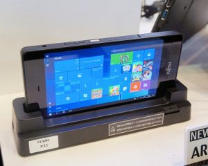 ​Fujitsu Arrows Tab v567/P : une tablette de 6 pouces sous Windows 10 au Japon