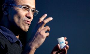 Satya Nadella : pour Microsoft, l'IA ne remplacera pas les travailleurs humains