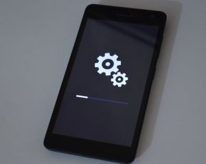 [MAJ3] Windows 10 Mobile : un simple "soon" par Dona Sarkar pour la mise à jour