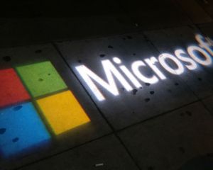 Le Surface Phone évoqué à demi-mot par Microsoft et bien promis pour 2017 ?