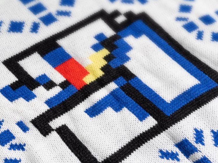 Découvrez le nouveau pull moche de Noël de Microsoft aux couleurs de Paint