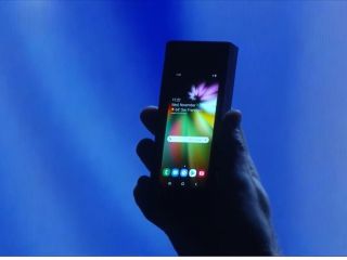 Samsung présente un prototype de smartphone avec écran flexible