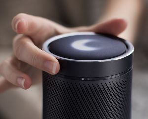 ​Harman Kardon officialise son haut-parleur Invoke propulsé par Cortana