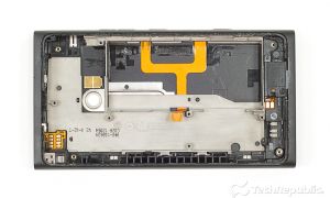 Dissection du Lumia 900 : il en a dans les tripes !