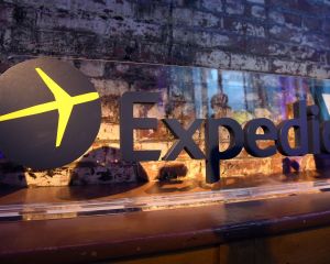 Expedia Hotels, Flights, Cars & Activities se décline en une app universelle