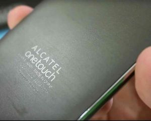 Alcatel nous promet, entre autres, un "superphone" sous Windows 10 Mobile