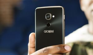 L’Alcatel Idol 4 Pro sous Windows 10 Mobile arrive en Europe… pour 607€