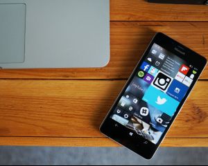 [Rumeur] Windows 10 Mobile : Redstone 3 pourrait intégrer un émulateur x86