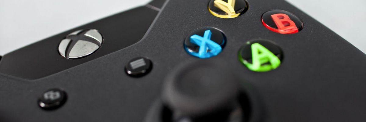 Les applications universelles pour Xbox One sont proches nous dit Satya Nadella