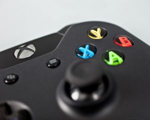 Les applications universelles pour Xbox One sont proches nous dit Satya Nadella