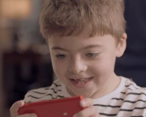 Le monde des enfants mis en avant dans une publicité de Microsoft UK