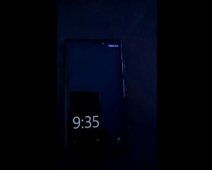 Vidéo du double-tap pour sortir le Lumia 920 de veille et horloge