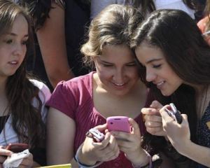 75% des adolescents ont un smartphone en Belgique
