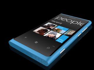 La disponibilité du Lumia 800 cyan dans les magasins Phone House [MAJ]