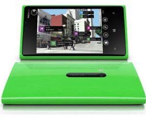 Un Nokia Lumia 920 vert aperçu sur un e-commerce australien