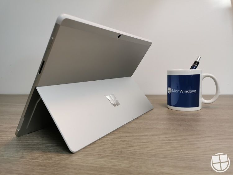 Microsoft-Surface-Pro-X-14-